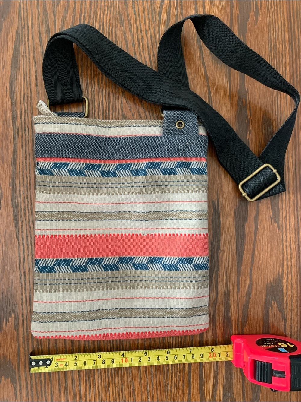 {Dakine} NWOT Red & Navy Striped Crossbody Bag - Picture 3 of 6